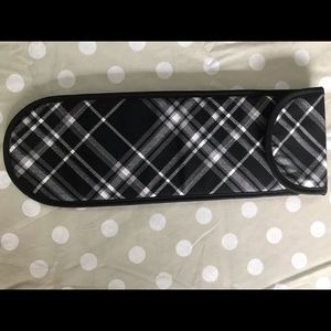 Thirty One flat iron case NEW Smoke free home